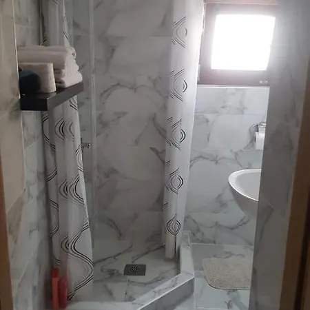 Zaara ゲストハウス 3*