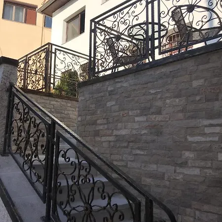 Zaara Guest house