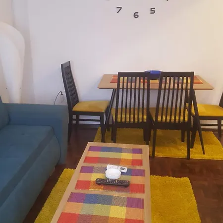 Zaara Guest house *