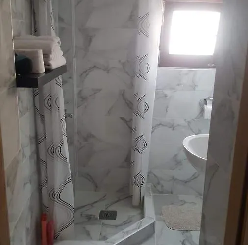 Zaara Gostinjska kuća 3*